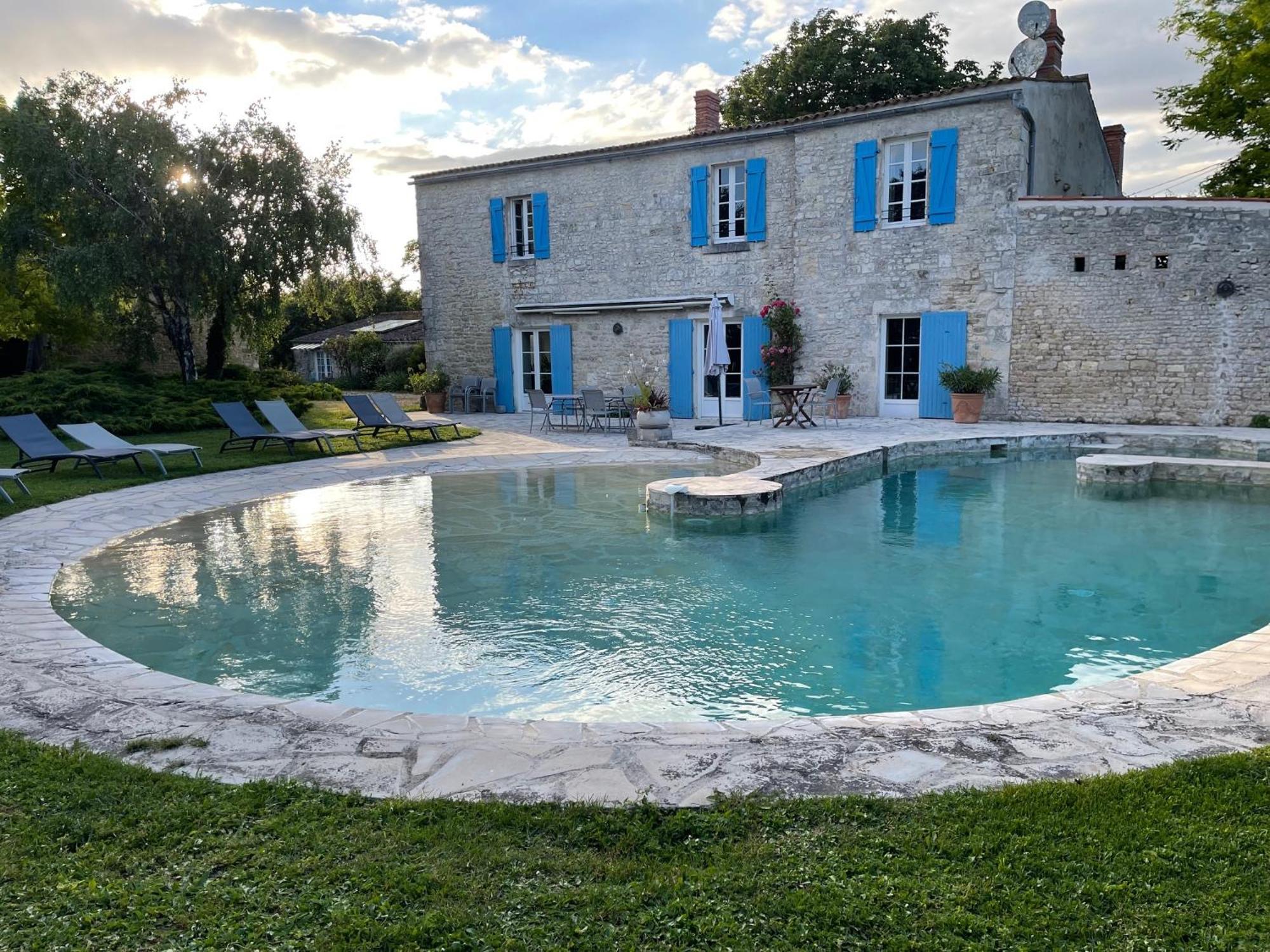 Bed and Breakfast Logis Saint Leonard Dompierre-sur-Mer Екстер'єр фото